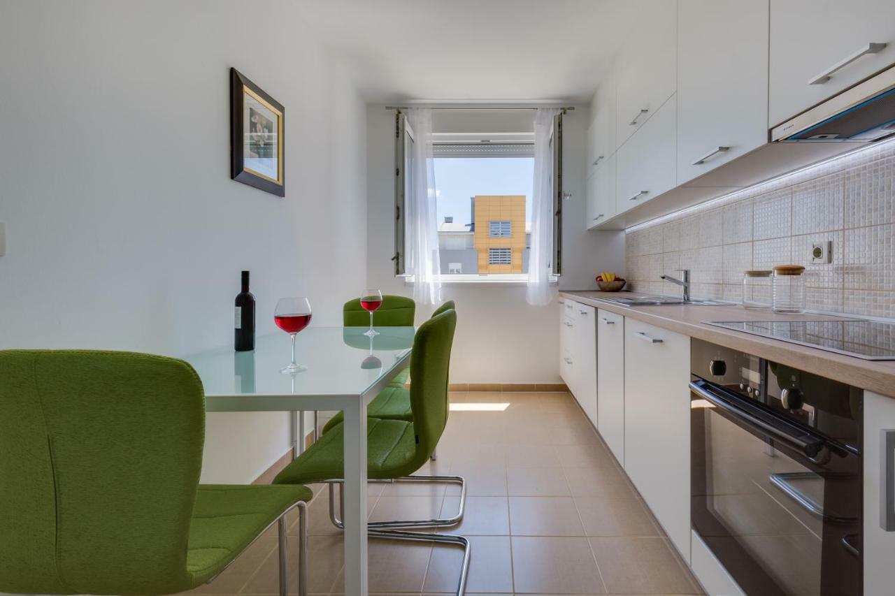Apartment Pavic - Private Parking Zara Esterno foto