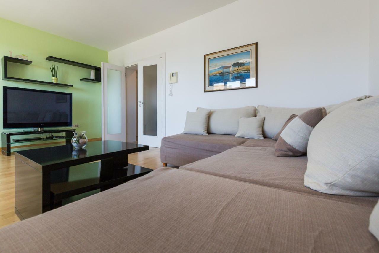 Apartment Pavic - Private Parking Zara Esterno foto