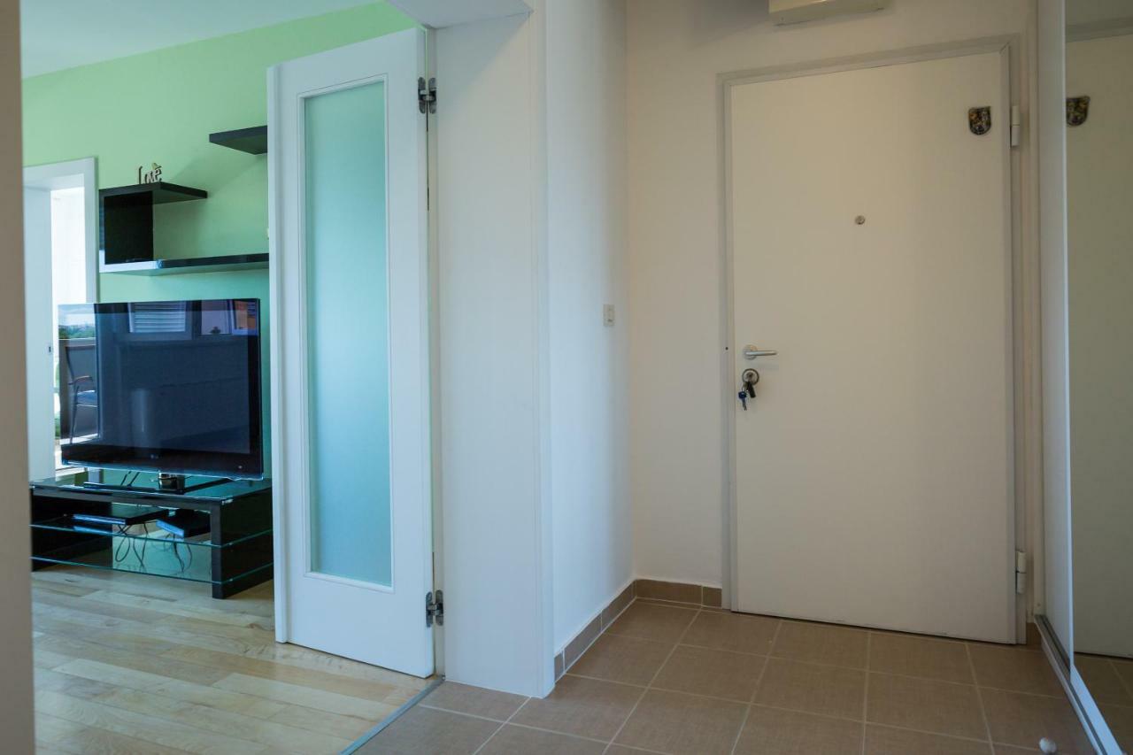 Apartment Pavic - Private Parking Zara Esterno foto