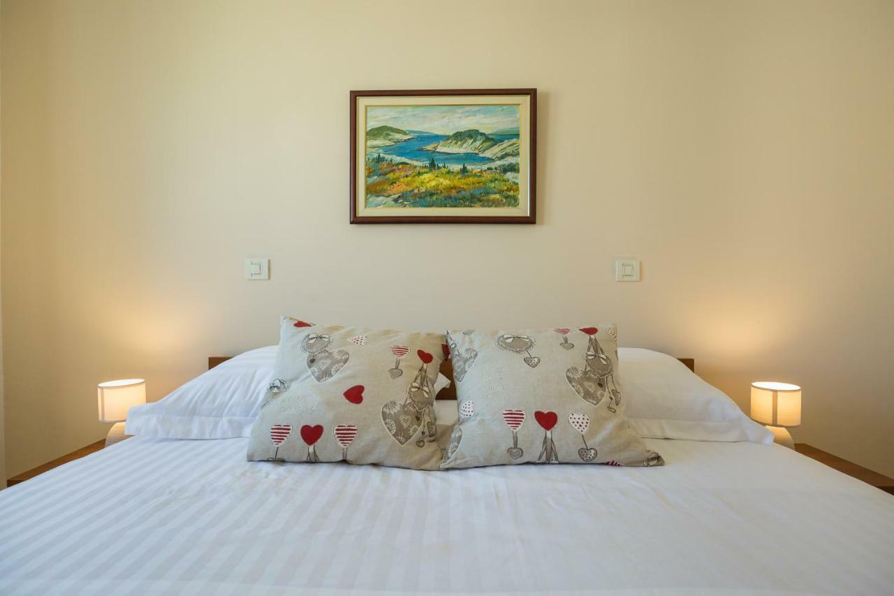 Apartment Pavic - Private Parking Zara Esterno foto